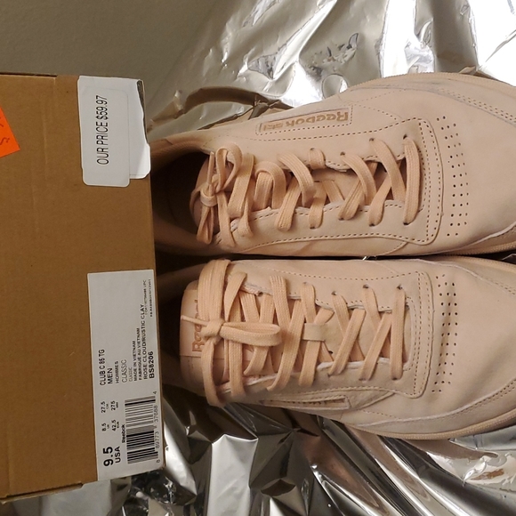 Men's Classic Reebok - Picture 4 of 4